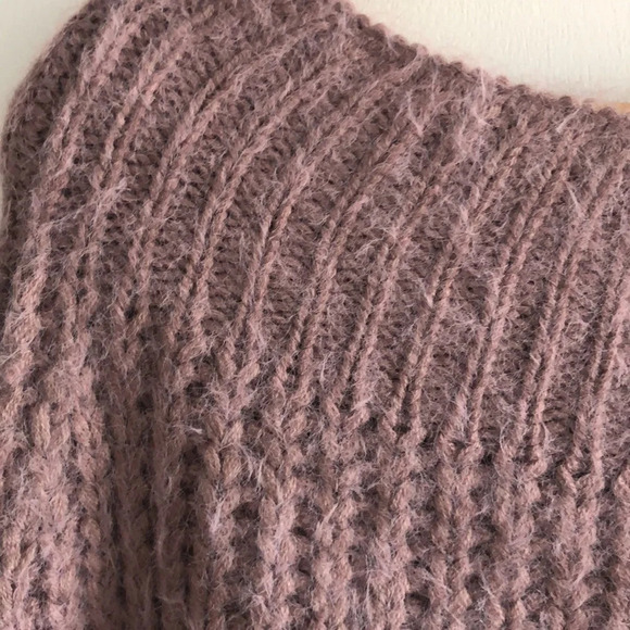 LU LU’S | Pink shag wide neck crop sweater - Picture 2 of 7